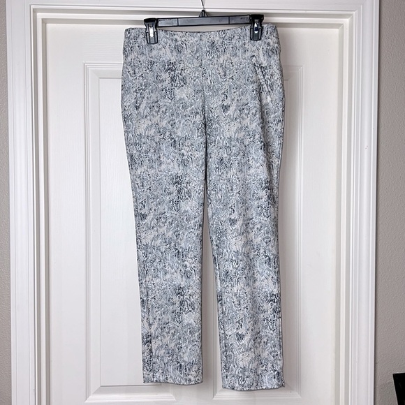 Chico’s Fabulously Slimming Ankle Reptile/Snake Print Stretch Pants-Sz 0.5 (S/6) - Picture 2 of 11